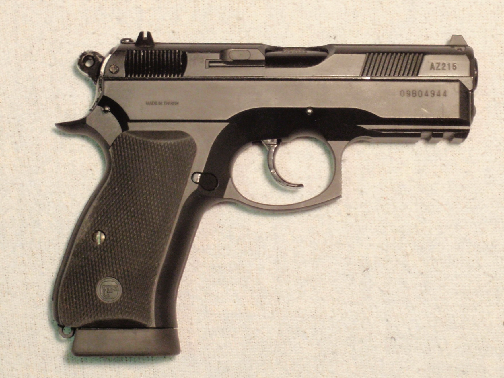 CZ75D_prava